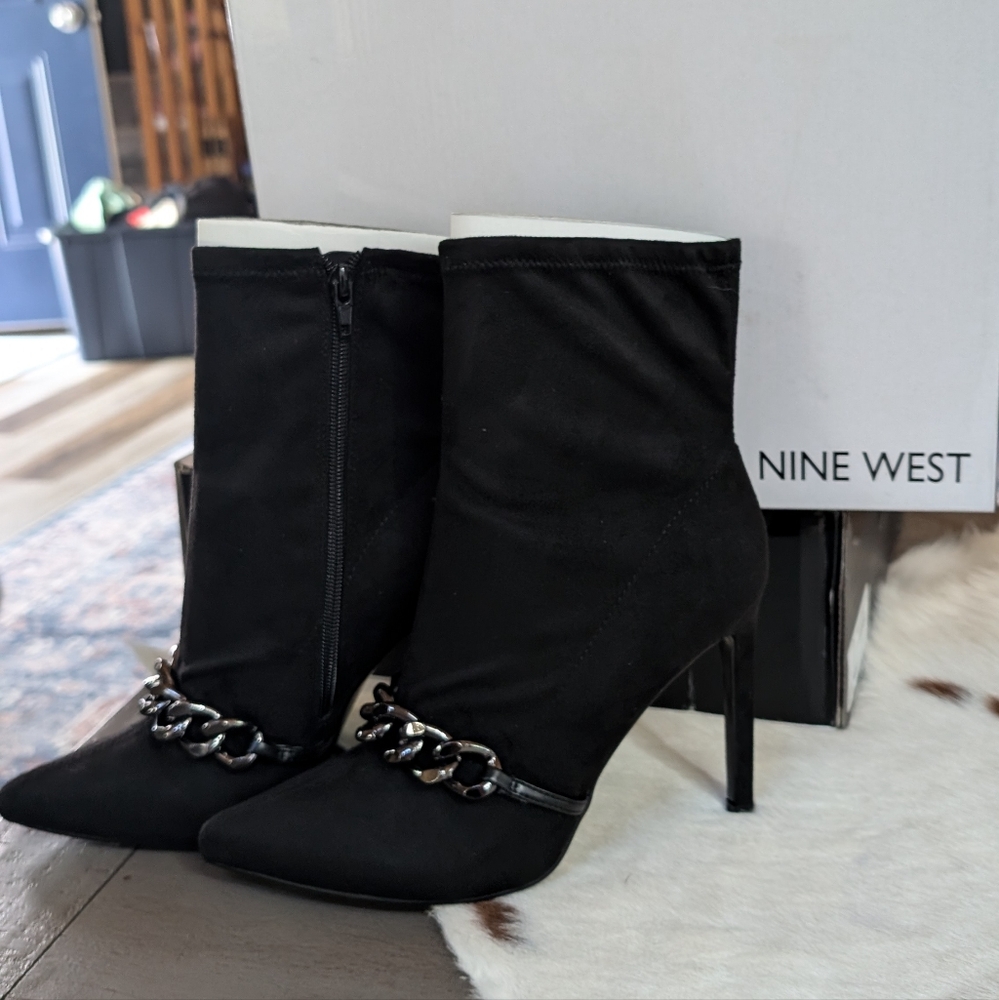 Nine West Stiletto Dress Bootie. - Picture 14 of 14